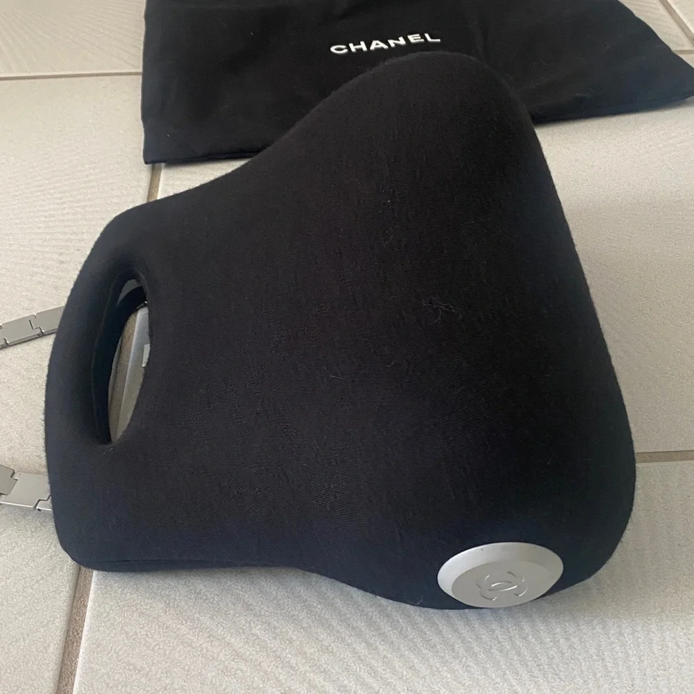 RARE collector item CHANEL Black jersey Millenium 2005 frame BUTT Bag vintage